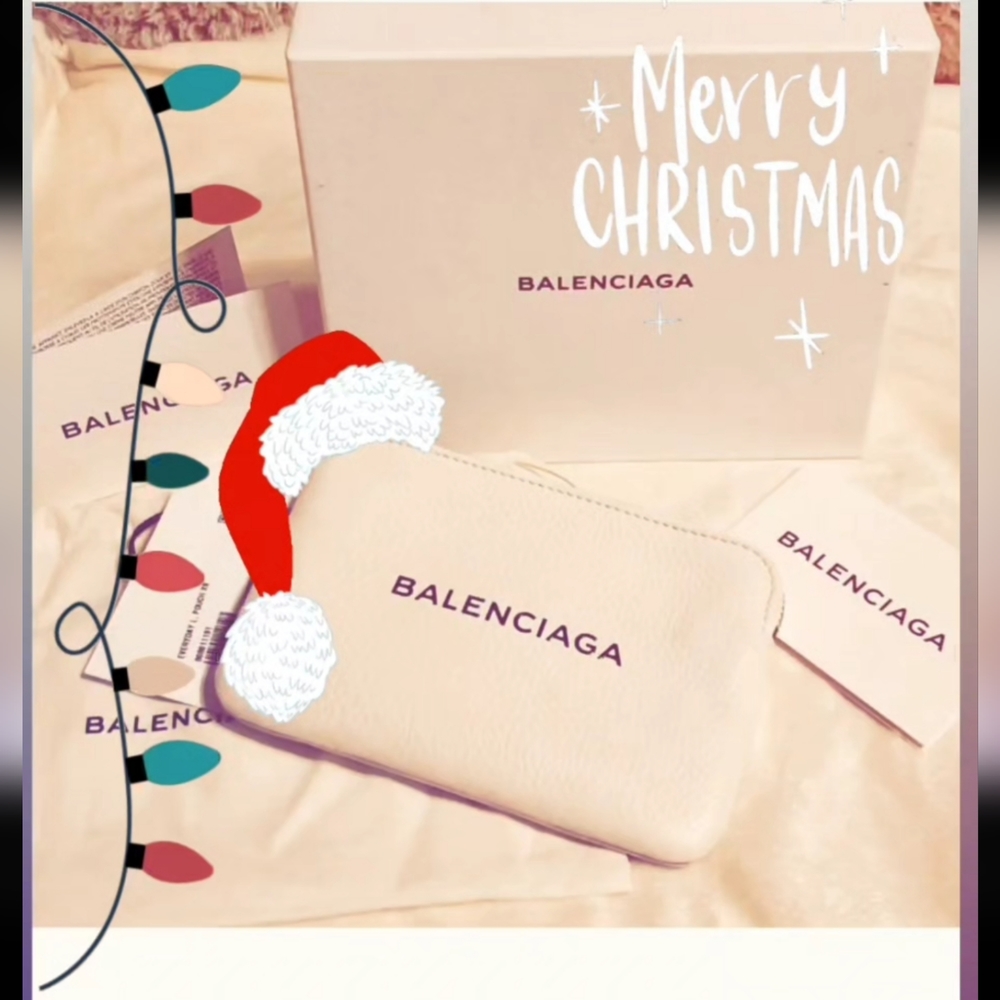 NWT Authentic Balenciaga Everyday Pouch White ( wallet )